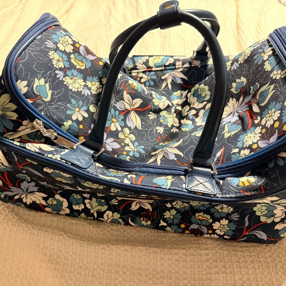 Vera Bradley Travel Bag - Picture 1 of 6